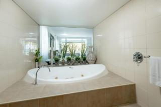Sublime Palm Cove 2BR Beachfront Apt - Lagoon Pool - 6