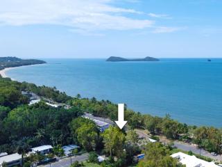 Serene 2BR Beachfront Getaway on the Esplanade - 9