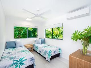 Serene 2BR Beachfront Getaway on the Esplanade - 3
