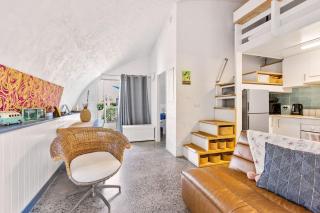 1 BR Famous Beach-Front Dome at Trinity Beach, Sleeps 4 - 9