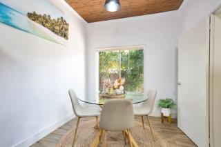 Seaside Serenity Modern Cottage with Spa - 8