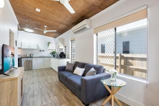 Seaside Serenity Modern Cottage with Spa - 9