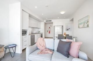 Luxury 1BR Apartment @ Harbour Lights Cairns - 4