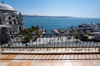 Waterfront Penthouse Apt with a Stunning View - 2