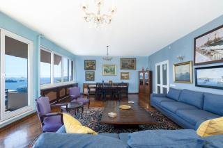 Waterfront Penthouse Apt with a Stunning View - 7