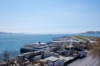 Waterfront Penthouse Apt with a Stunning View - 3