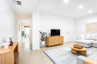 Modern Applecross Townhouse - 5