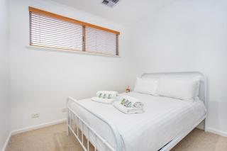 Modern Applecross Townhouse - 2