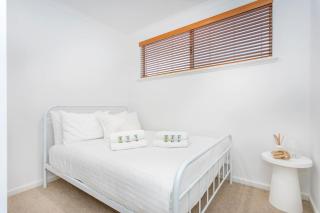 Modern Applecross Townhouse - 1