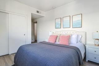 Splendid 2BR 2BA Apt – 12 Min Walk to SM Pier - 2