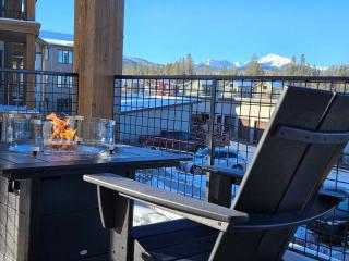 Downtown WP Condo E203 I Private Hot Tub I Great Views I Activity Program - 5