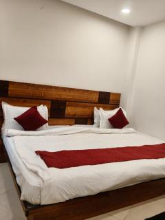 HOTEL SAGAR In 500 METRS DARGH - 4
