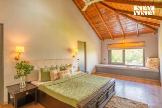 StayVista at The Eminence Villa with Valley View & Lawn - 5