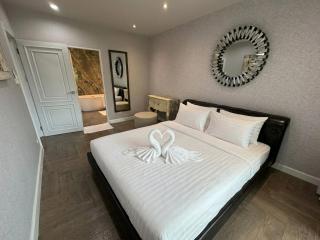 Patong 2BR Condo with Pool View, Gym, Near Bangla - 5