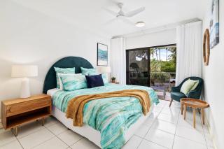 Elegant 3BR Cairns Esplanade Apartment with Pool - 7