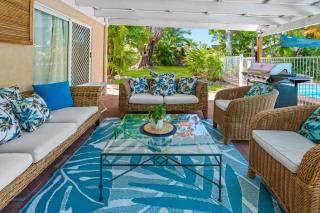 Trinity Beach Family Getaway 4BR, Sleeps 10 - Pool - 9