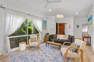 Trinity Beach Family Getaway 4BR, Sleeps 10 - Pool - 1