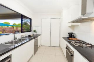 4BR Smithfield Serenity; Pool, BBQ & Pool Table - 9