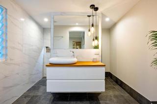 City Haven - Coastal Retreat with Pool & Backyard - 4