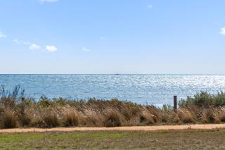 Portarlington Beach Retreat - 9