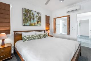 Marron at Island Views—Beachfront Boutique Bliss - 8