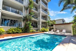 Marron at Island Views—Beachfront Boutique Bliss - 7