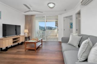 Easy Coastal Living in Cairns with Rooftop Pool - 3