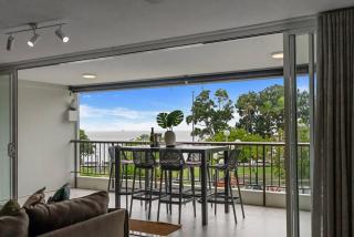 Seven at Aquarius - Coral Sea Views near the Lagoon - 9