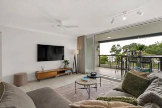 Seven at Aquarius - Coral Sea Views near the Lagoon - 5