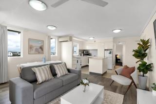 Spacious Cairns Stay - Walk to Esplanade plus Parking - 3