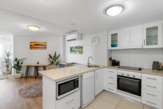 Sky and Peak - Adjacent Units in Central Cairns - 6
