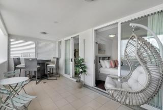 Sky and Peak - Adjacent Units in Central Cairns - 2