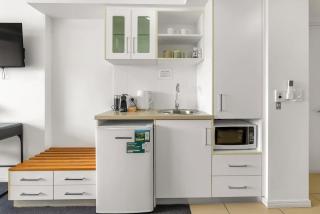 Explore Cairns Esplanade from your Private Studio - 8