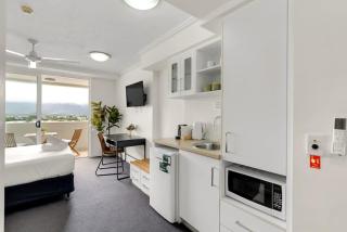 Explore Cairns Esplanade from your Private Studio - 5