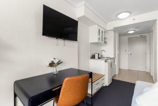 Explore Cairns Esplanade from your Private Studio - 4