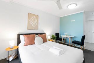 McLeod Nook - Poolside Studio by Waterfront & Market - 4