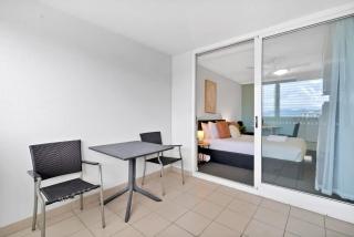 McLeod Nook - Poolside Studio by Waterfront & Market - 6