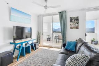 Cairns City Escape - Elevated Modern Haven with Pool - 5