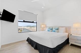 Mountain Air and Modern Flair 'Your Cairns Getaway' - 7