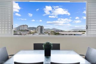 Mountain Air and Modern Flair 'Your Cairns Getaway' - 1
