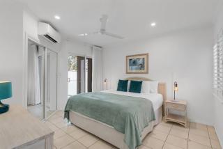 Paradise at Coral Horizons - Retro Beachfront Locale - 9