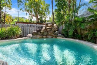 Paradise at Coral Horizons - Retro Beachfront Locale - 5