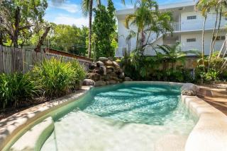 Paradise at Coral Horizons - Retro Beachfront Locale - 4