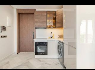 Modern Studio 10 min CFC near Sheikh Khalifa Hospital & UM6SS - 1