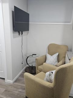 Modern 2-Bedroom Private Basement Apartment - 1