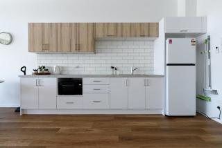 Modern Studio Near Burnie | Cozy & Bright - 8