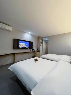 Super 8 Hotel Dingzhou Chongwen Street - 6