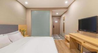 Super 8 Hotel Yizheng Walking Street - 4