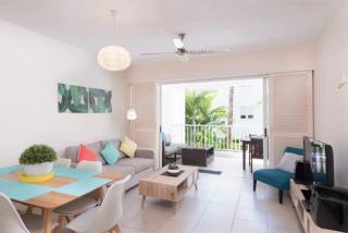 Oasis at The Beach Club: A Tropical Chic Retreat - 9