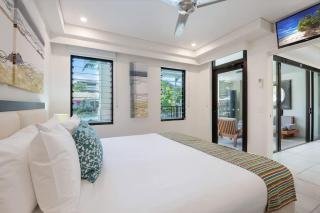 Swim-out Tropical Getaway by Four Mile Beach - 8